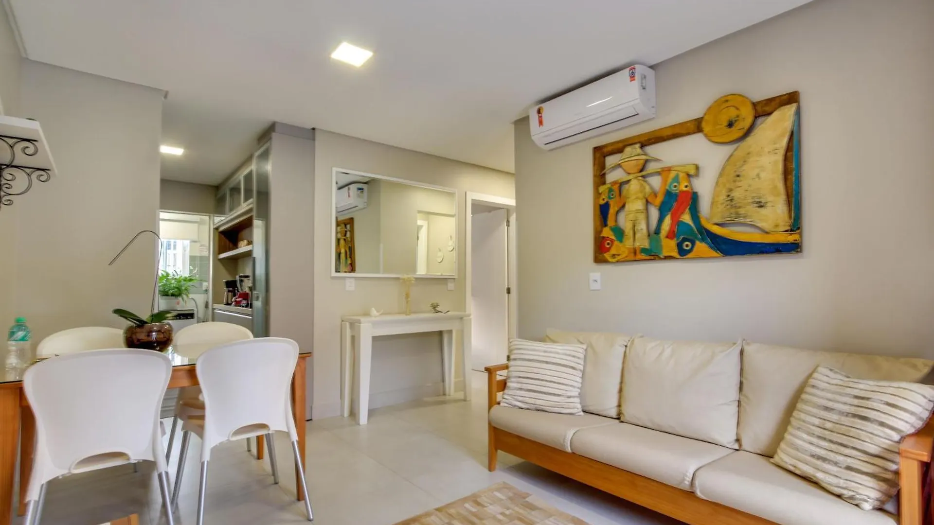 Residencial Casa Flora Daire Bombinhas