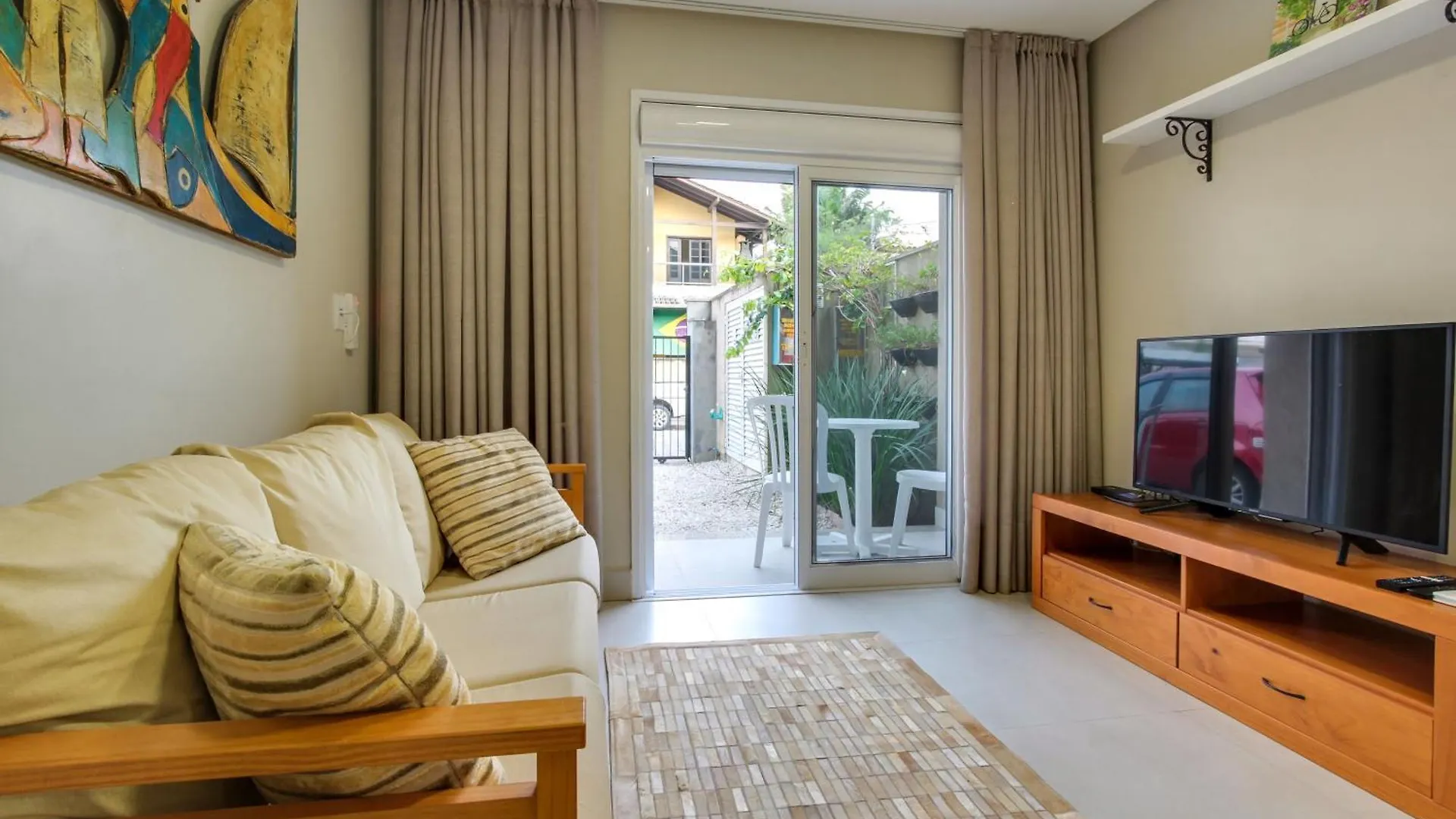 Residencial Casa Flora Daire Bombinhas 0*,
